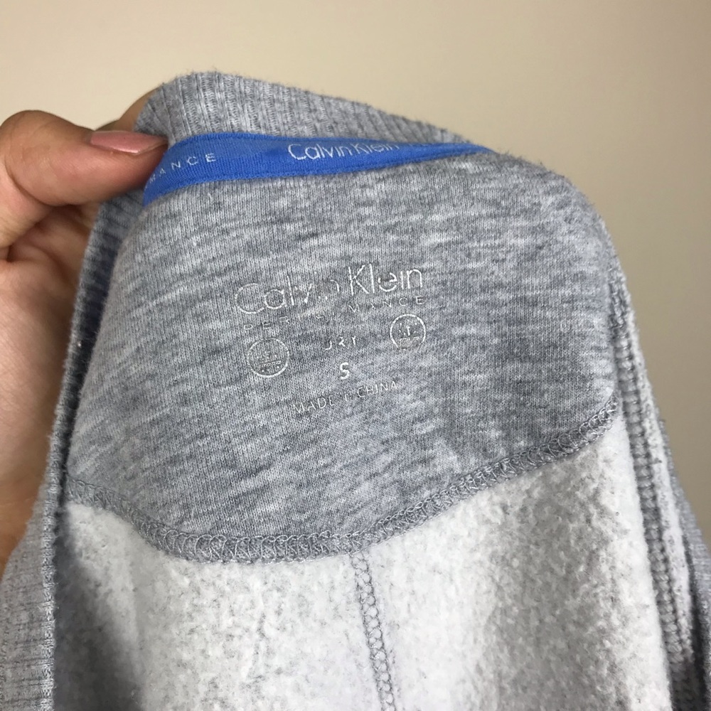 Calvin Klein performance gray sweater!!😍 - Picture 6 of 8